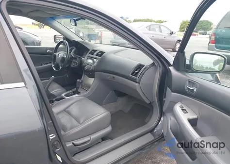 2005 Honda Accord 2.4 Ex из США, поврежденный, VIN 1HGCM56865A133683